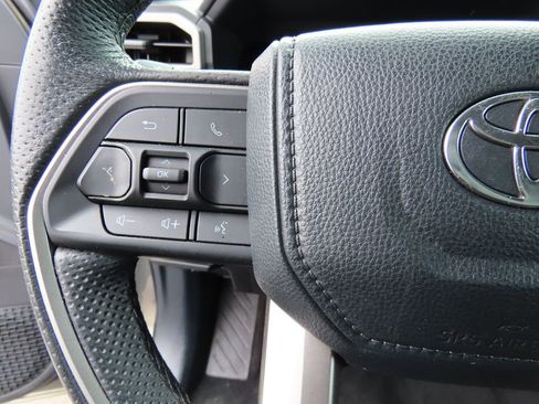 Used 2024 Toyota Tacoma TRD Off-Road image 34