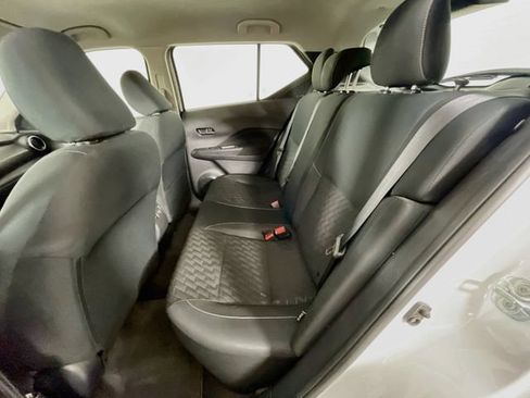 Used 2022 Nissan Kicks SV FWD image 23