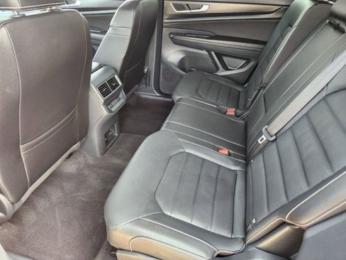 Used 2025 Volkswagen Atlas Cross Sport SEL R-Line image 34