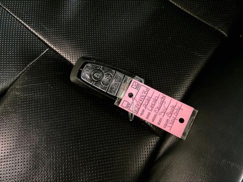 Used 2024 Lincoln Navigator Reserve image 13