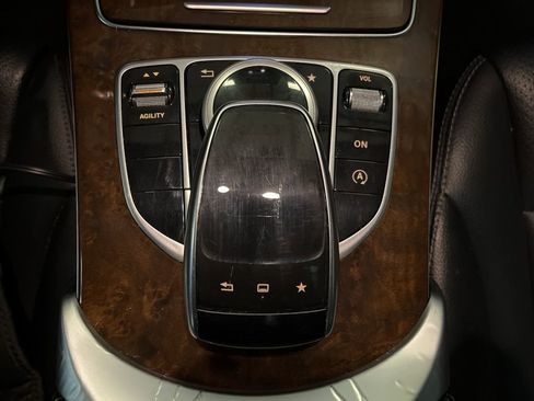 Used 2015 Mercedes-Benz C 300 4MATIC Sedan image 38