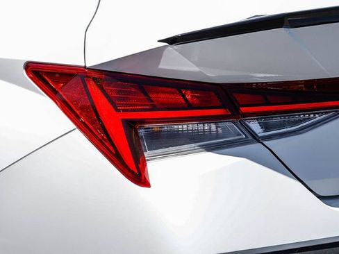 Certified 2025 Hyundai Elantra SEL FWD image 10
