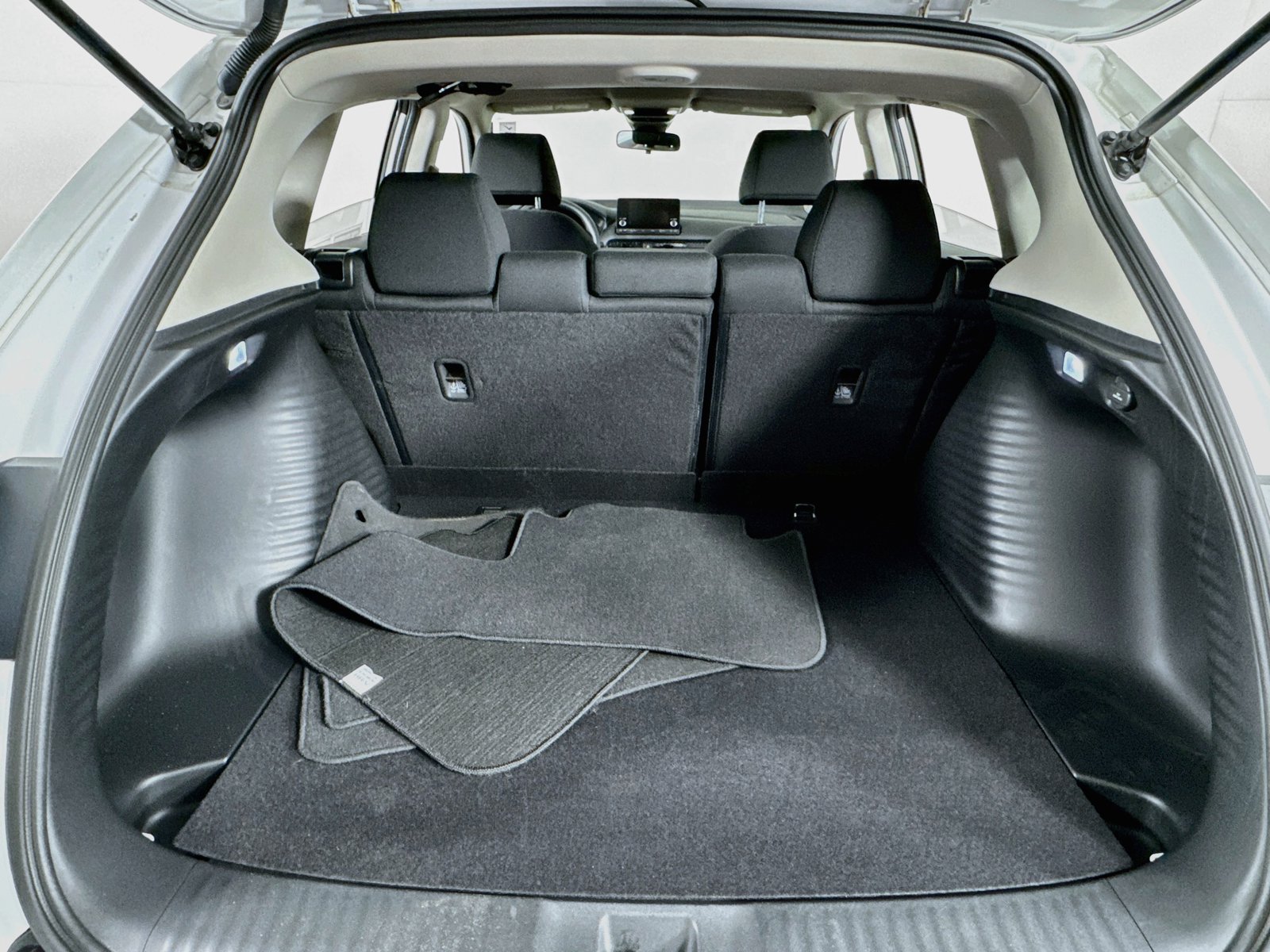 Used 2024 Honda HR-V LX image 19