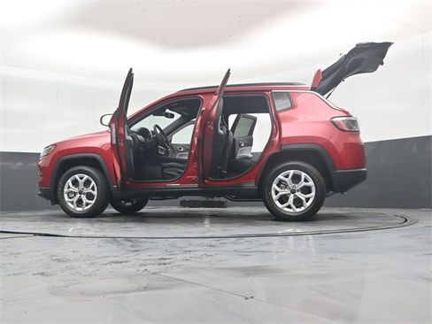 New 2026 Jeep Compass Latitude image 53