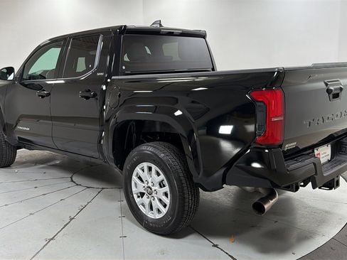 Certified 2025 Toyota Tacoma SR5 image 7