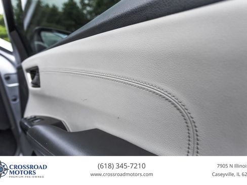 Used 2018 Toyota Avalon XLE Premium FWD image 29