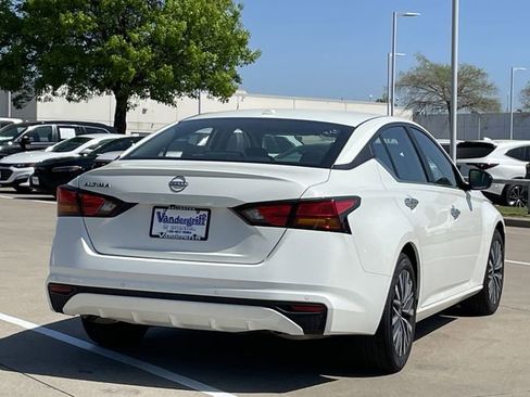 Used 2025 Nissan Altima 2.5 SV image 4