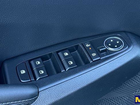 Used 2024 Kia Seltos S image 12