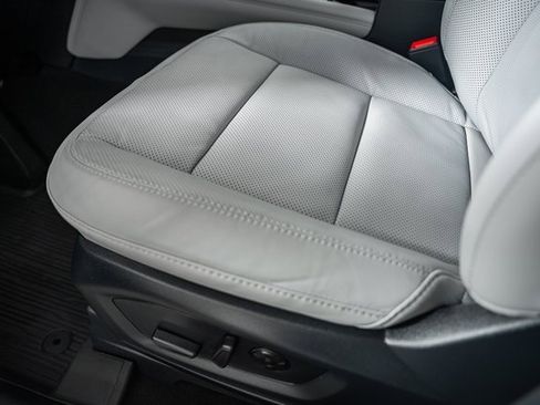 Used 2025 Ford Explorer Platinum w/ Ultimate Package image 43