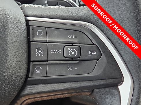 Used 2023 Jeep Grand Cherokee Altitude image 21