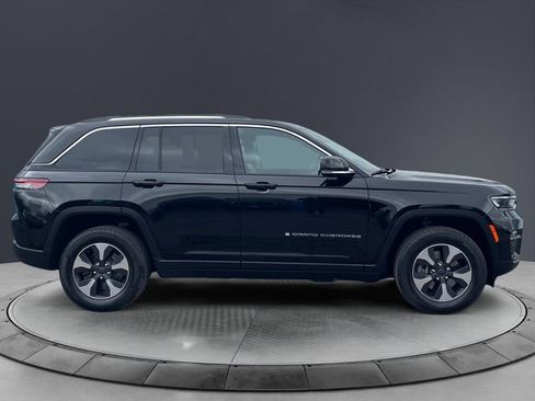 Used 2023 Jeep Grand Cherokee 4WD 4xe image 6