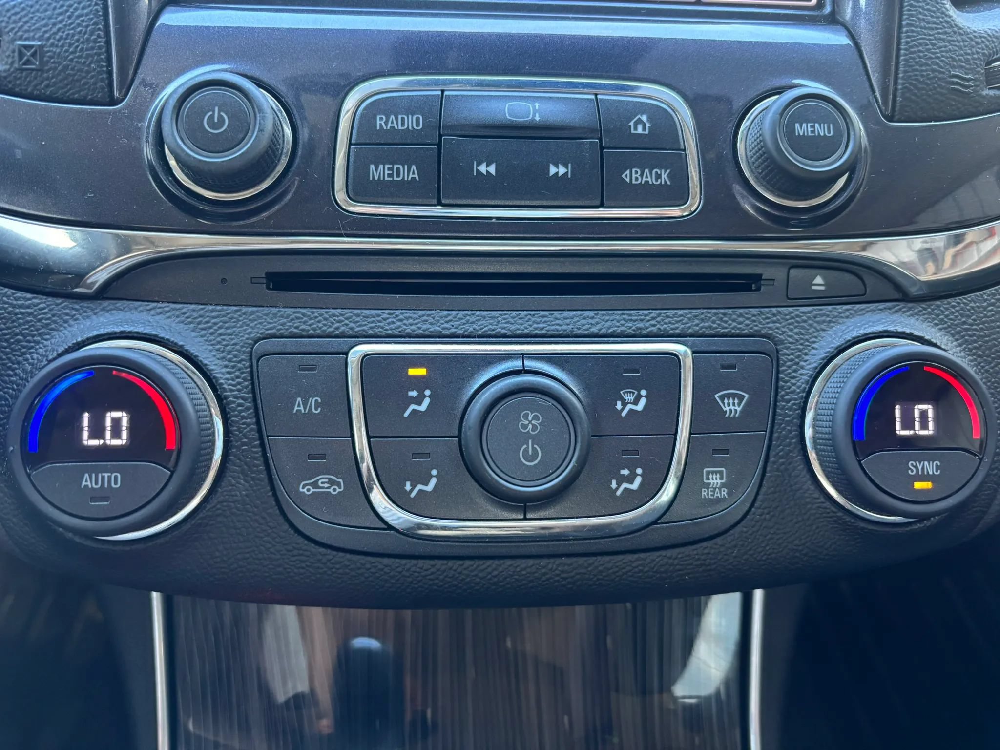 Used 2017 Chevrolet Impala Premier FWD image 27