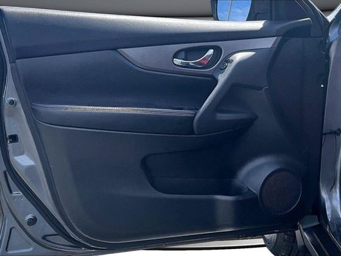 Used 2015 Nissan Rogue SV AWD/4WD image 20