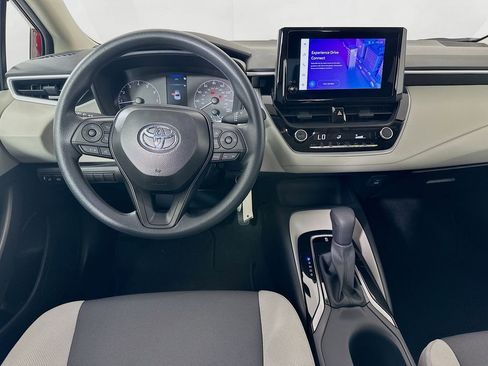 Used 2025 Toyota Corolla LE image 22