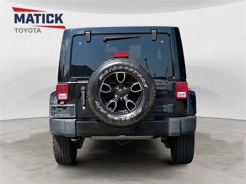 Used 2018 Jeep Wrangler Unlimited Sahara image 6