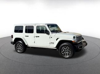 Used 2025 Jeep Wrangler Unlimited Sahara AWD/4WD video 2