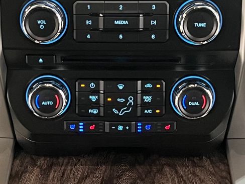 Used 2017 Ford F350 Lariat w/ Lariat Value Package AWD/4WD image 20