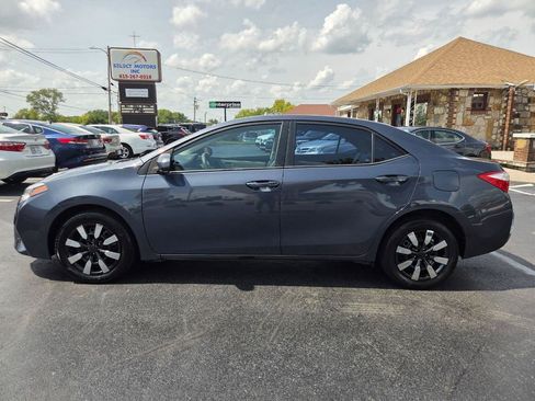 Used 2016 Toyota Corolla LE FWD image 3