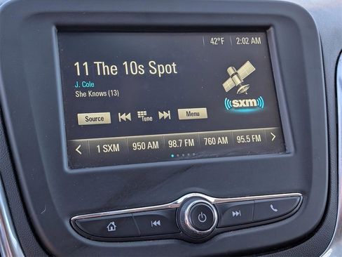 Used 2018 Chevrolet Equinox LT image 22