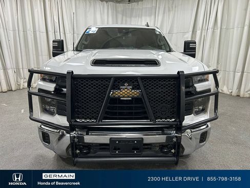Used 2024 Chevrolet Silverado 2500 W/T w/ WT Convenience Package AWD/4WD image 3