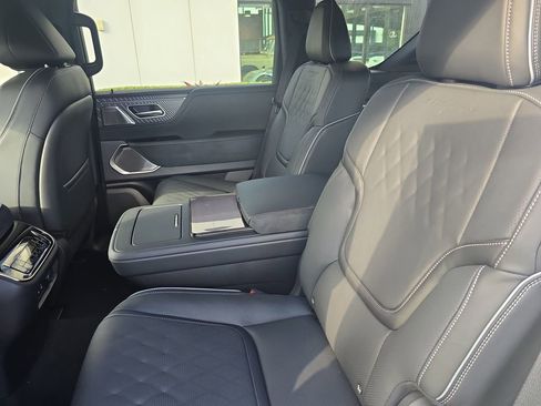 New 2026 INFINITI QX80 Autograph w/ Premium Cargo Package image 13