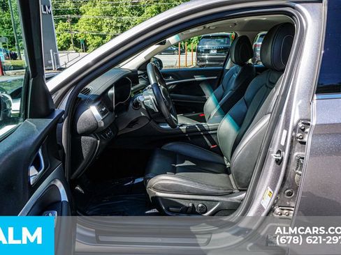 Used 2025 Genesis G70 2.5T RWD image 19