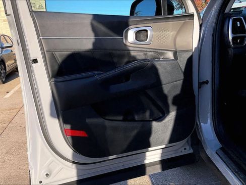 Used 2022 Kia Sorento SX image 27