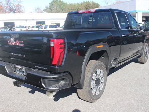 New 2026 GMC Sierra 2500 Denali w/ Denali Reserve Package image 7