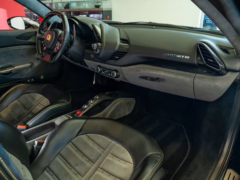 Certified 2018 Ferrari 488 GTB RWD image 17
