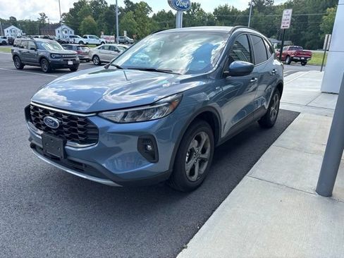 Used 2025 Ford Escape ST-Line Select AWD/4WD image 6