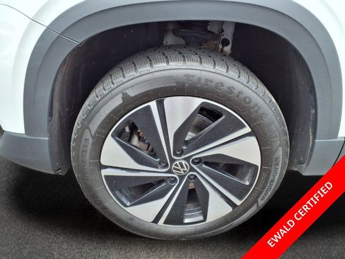 Used 2023 Volkswagen Taos SE AWD/4WD image 9