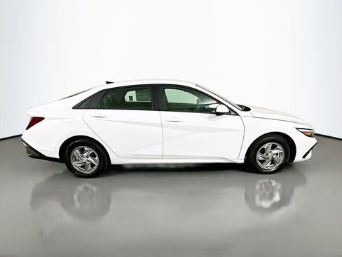 New 2026 Hyundai Elantra SE w/ Cargo Package image 4