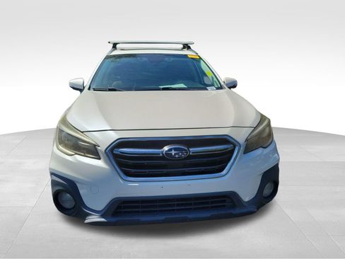 Used 2018 Subaru Outback 2.5i Touring w/ Popular Package #3 AWD/4WD image 9