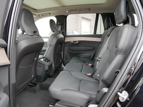 New 2026 Volvo XC90 B5 Plus AWD/4WD image 6