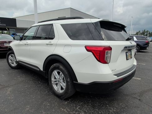 Used 2024 Ford Explorer XLT RWD image 5