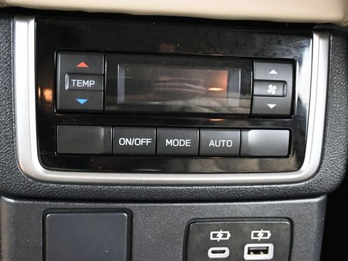 Used 2023 Subaru Ascent Premium w/ Convenience Package AWD/4WD image 32
