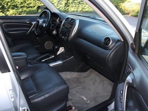Used 2005 Toyota RAV4 4WD image 14