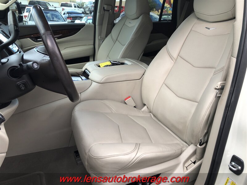 Used 2015 Cadillac Escalade 2WD image 12