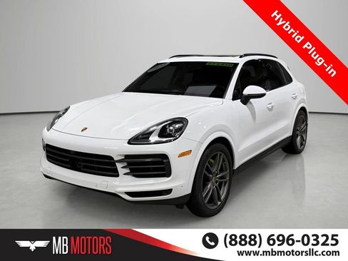 Used 2022 Porsche Cayenne Platinum Edition AWD/4WD image 1
