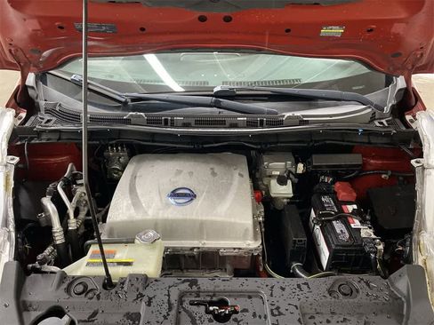 Used 2013 Nissan Leaf SL image 13