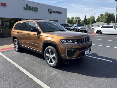 New 2026 Jeep Grand Cherokee L Limited AWD/4WD image 5