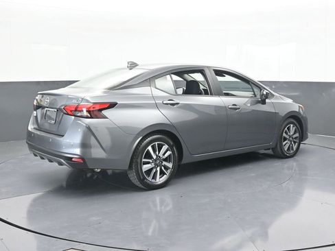 Used 2023 Nissan Versa SV image 6