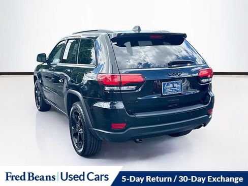 Used 2019 Jeep Grand Cherokee Laredo AWD/4WD image 7