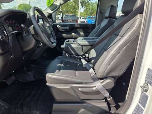 Used 2025 Chevrolet Silverado 2500 W/T RWD image 6