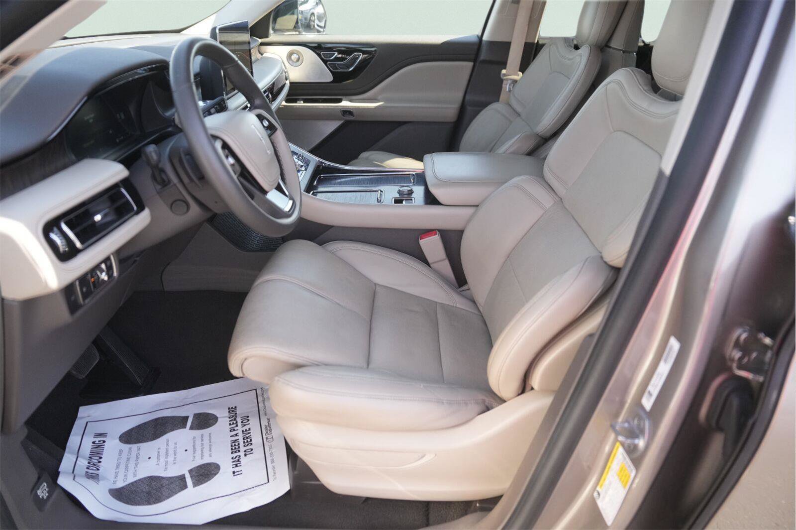 Used 2020 Lincoln Aviator Reserve w/ Equipment Group 201A RWD image 9