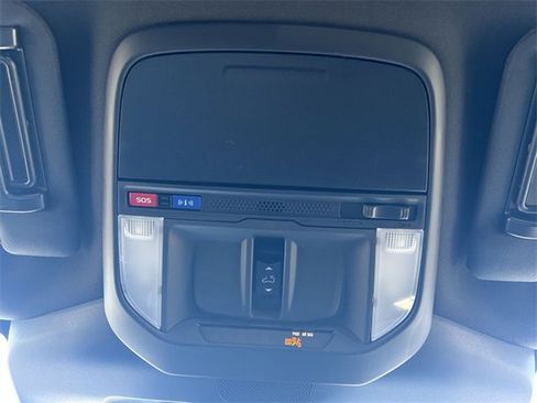 Used 2025 Subaru Forester Limited image 24