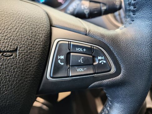 Used 2018 Ford Escape SEL image 19