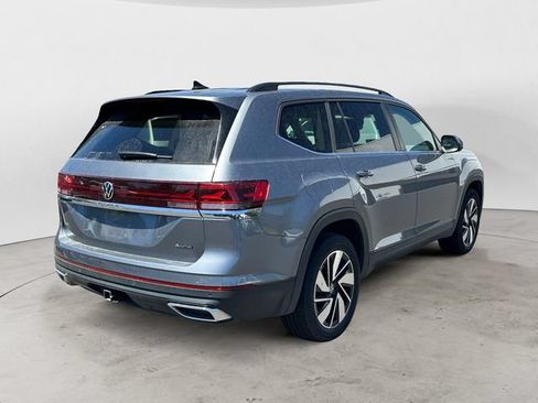 Used 2024 Volkswagen Atlas SE AWD/4WD image 5