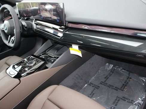 New 2026 BMW 530i w/ M Sport Package image 30