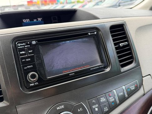 Used 2012 Toyota Sienna XLE FWD image 18